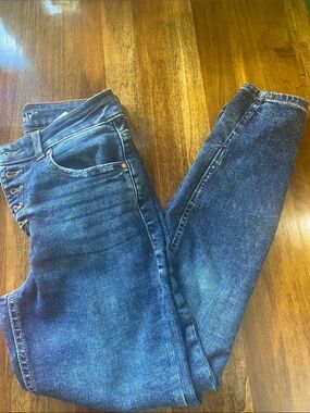 Edgely Dark Blue Women’s High-Rise Button-Fly Jeans
